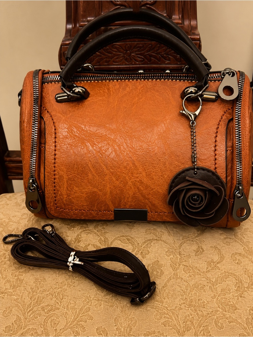Retro Boston Barrel Bag - Picture 1 of 7
